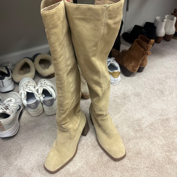 VINCE CAMUTO Women Knee high boots - Vince Camuto